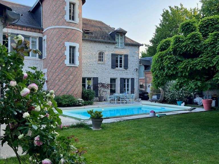 House Saint-Jean-de-Braye - 4 bedrooms - 355m²