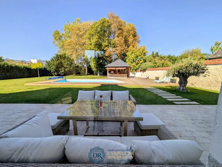 Maison Saint-Jean-de-Braye - 5 chambres - 427m²