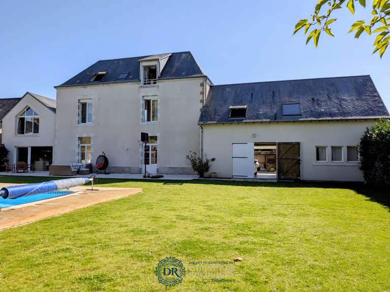 Maison Saint-Jean-de-Braye - 5 chambres - 427m²