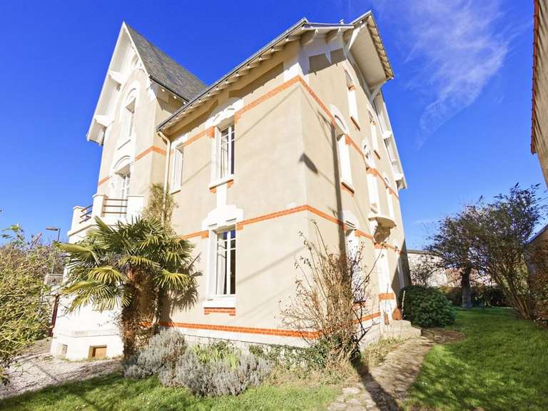 Maison Saint-Jean-de-Braye - 6 chambres - 278m²
