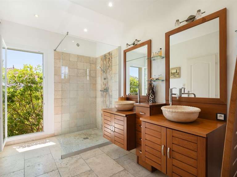 Maison Saint-Jean-de-Cuculles - 251m²