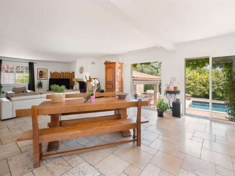 Maison Saint-Jean-de-Cuculles - 251m²