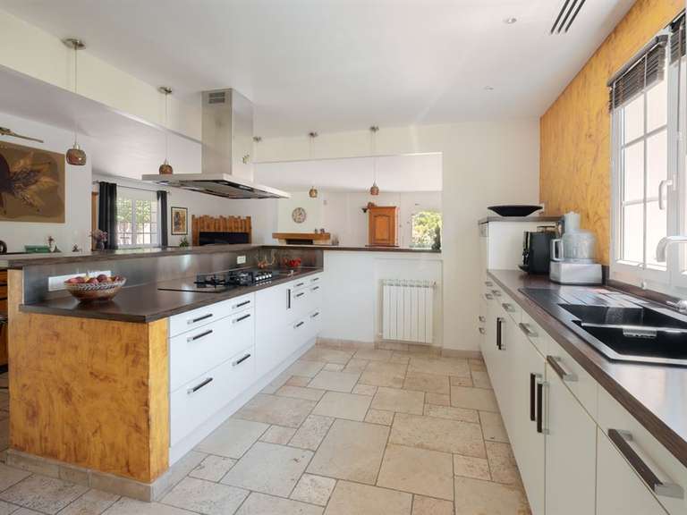 Maison Saint-Jean-de-Cuculles - 251m²