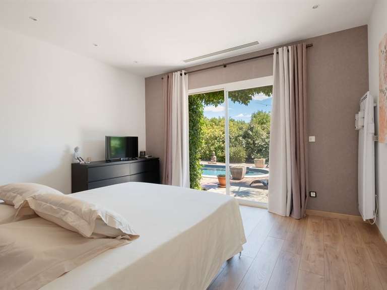 Maison Saint-Jean-de-Cuculles - 251m²