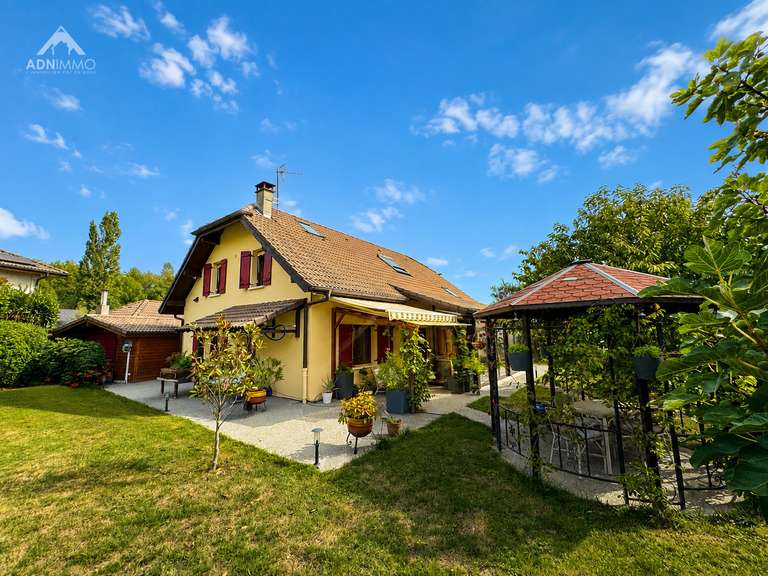 Maison Saint-Jean-de-Gonville - 4 chambres - 148m²