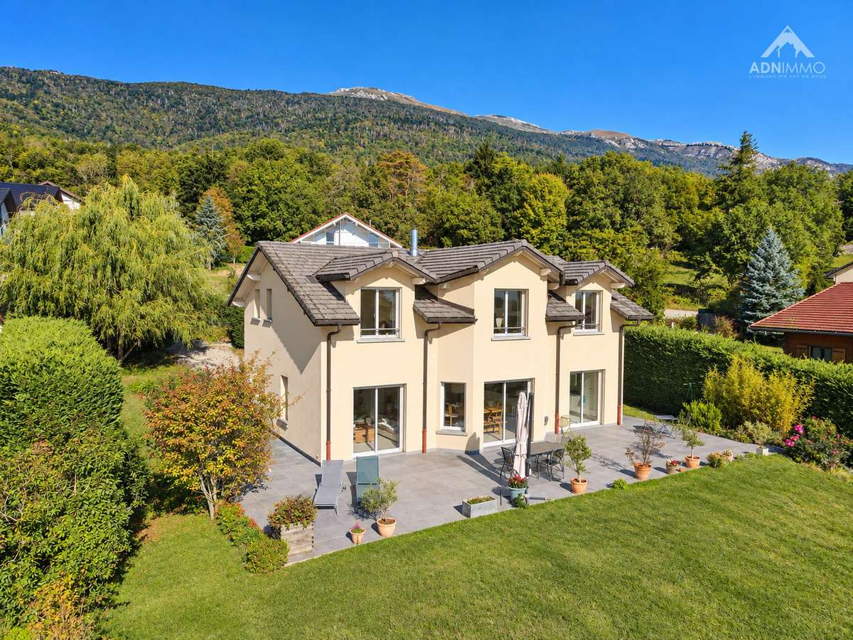 House Saint-Jean-de-Gonville