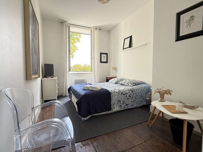 Maison Saint-Jean-de-Liversay - 7 chambres - 356m²