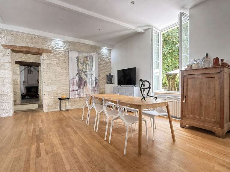 Maison Saint-Jean-de-Liversay - 7 chambres - 356m²