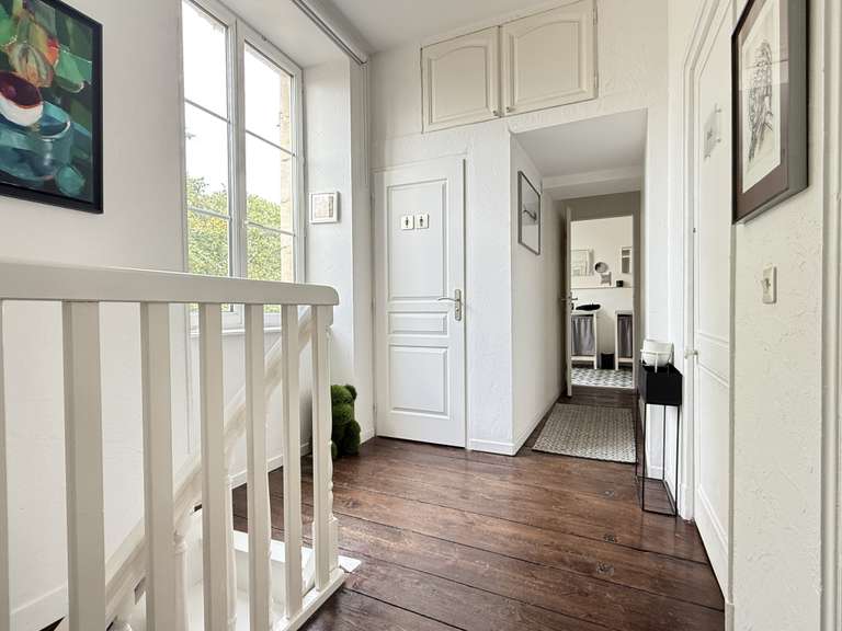 Maison Saint-Jean-de-Liversay - 7 chambres - 356m²