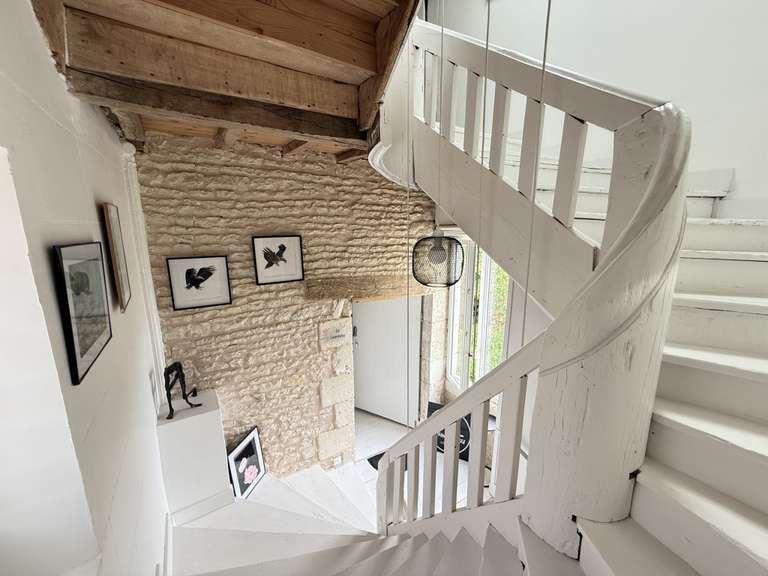 Maison Saint-Jean-de-Liversay - 7 chambres - 356m²