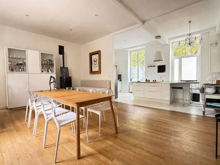 Maison Saint-Jean-de-Liversay - 7 chambres - 356m²