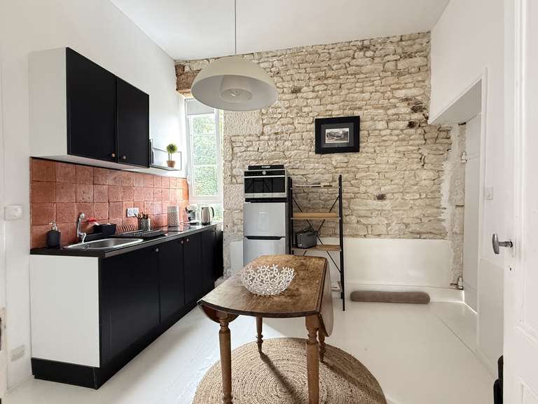 Maison Saint-Jean-de-Liversay - 7 chambres - 356m²
