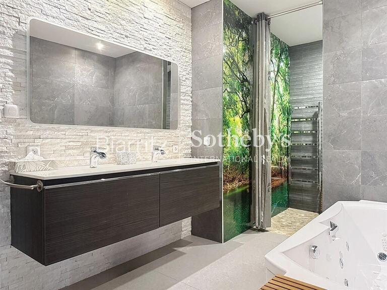 Maison Saint-Jean-de-Luz - 4 chambres - 220m²