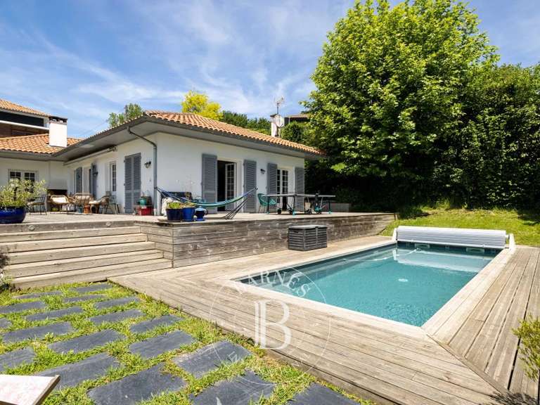 Maison Saint-Jean-de-Luz - 4 chambres - 190m²