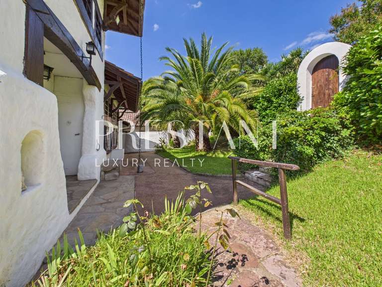 Maison Saint-Jean-de-Luz - 9 chambres - 255m²