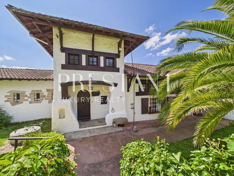 Maison Saint-Jean-de-Luz - 9 chambres - 255m²