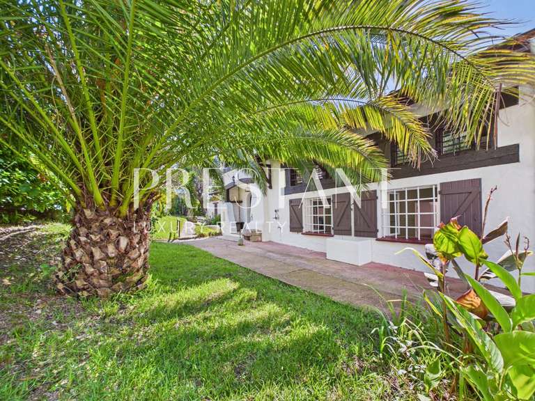 Maison Saint-Jean-de-Luz - 9 chambres - 255m²