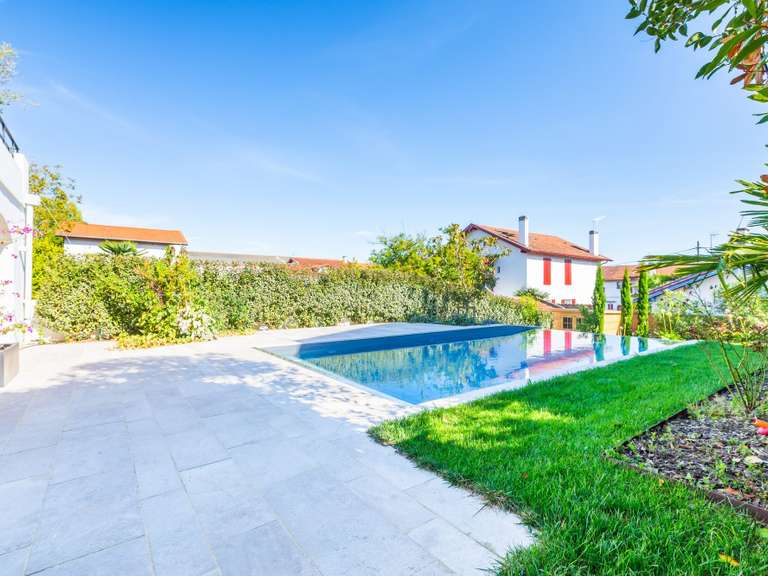 Maison Saint-Jean-de-Luz - 5 chambres - 195m²