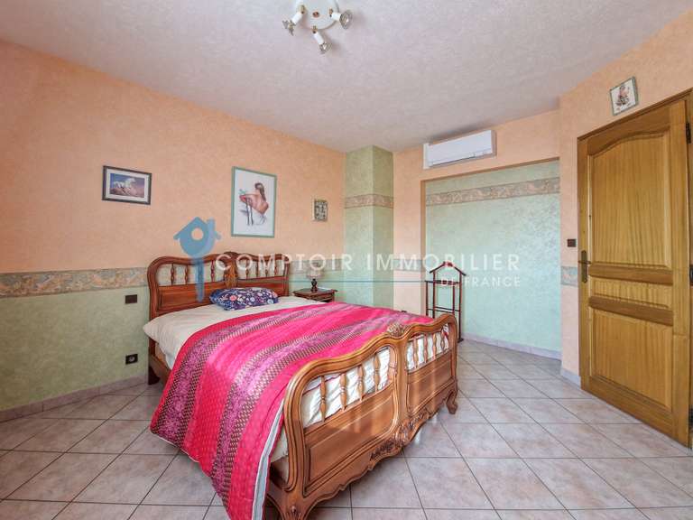 House Saint-Jean-de-Moirans - 4 bedrooms - 197m²