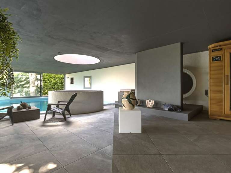 Maison Saint-Jean-de-Moirans - 6 chambres - 457m²