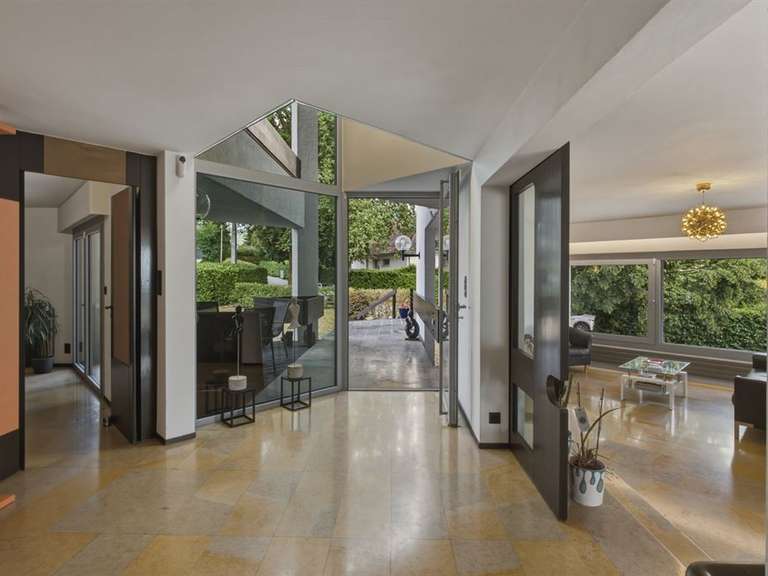 Maison Saint-Jean-de-Moirans - 6 chambres - 457m²