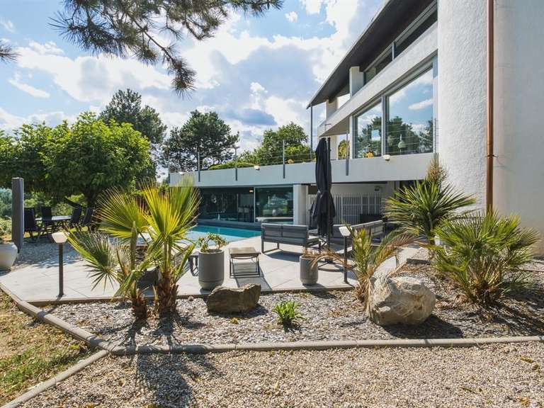 Maison Saint-Jean-de-Moirans - 6 chambres - 457m²