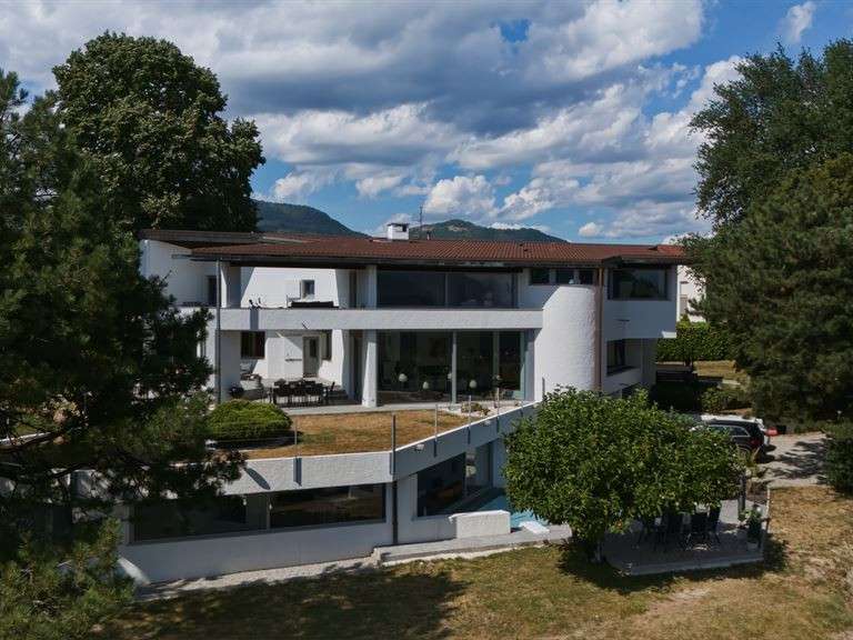 Maison Saint-Jean-de-Moirans - 6 chambres - 457m²