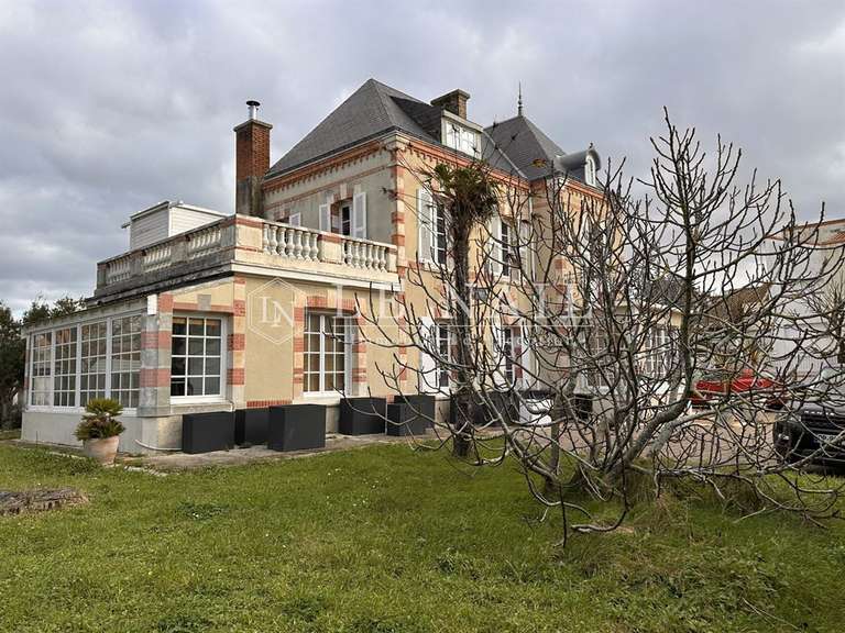 Maison Saint-Jean-de-Monts - 4 chambres - 265m²