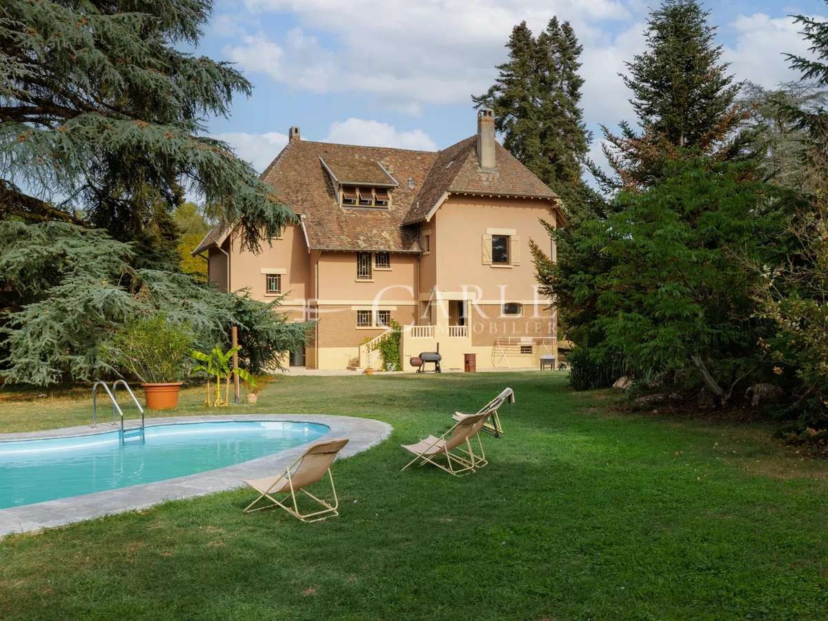 Manor Saint-Jean-de-Niost