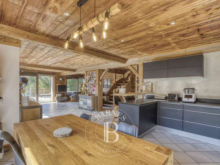 Chalet Saint-Jean-de-Sixt - 4 chambres - 250m²