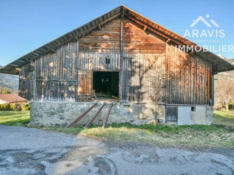 Maison Saint-Jean-de-Sixt - 3 chambres - 326m²