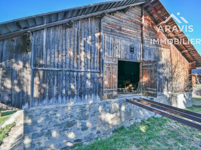 Maison Saint-Jean-de-Sixt - 3 chambres - 326m²