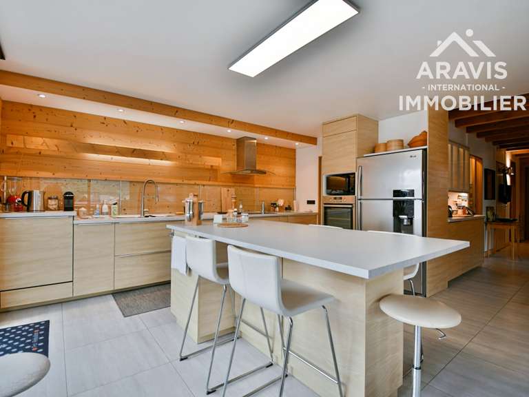 House Saint-Jean-de-Sixt - 6 bedrooms - 283m²
