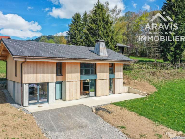 Maison Saint-Jean-de-Sixt - 5 chambres - 206m²