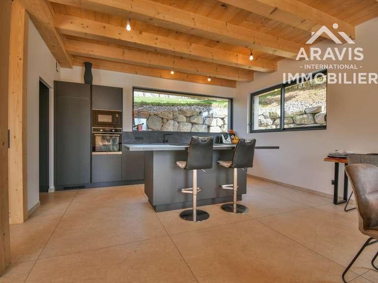 Maison Saint-Jean-de-Sixt - 5 chambres - 206m²