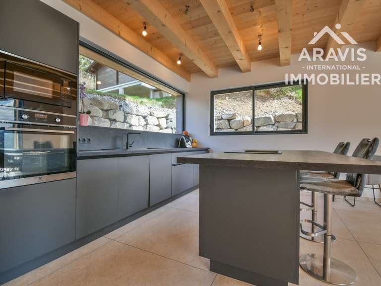 Maison Saint-Jean-de-Sixt - 5 chambres - 206m²