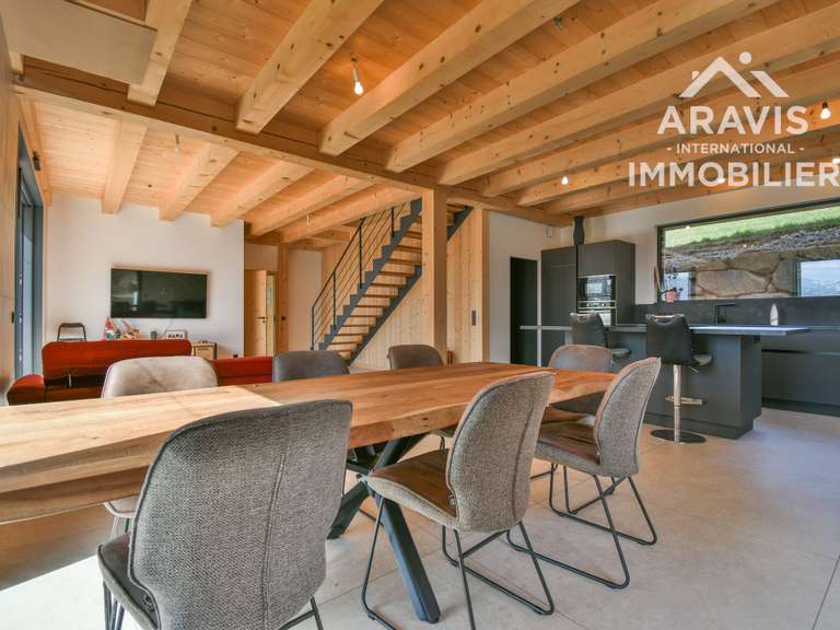 Maison Saint-Jean-de-Sixt - 5 chambres - 206m²