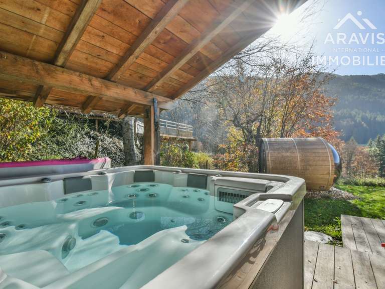 Maison Saint-Jean-de-Sixt - 5 chambres - 250m²
