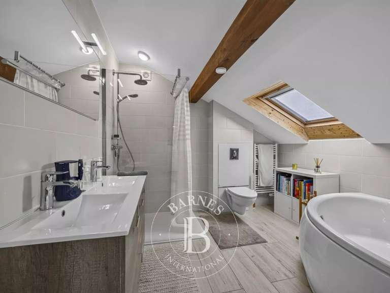 Chalet Saint-Jean-de-Tholome - 3 chambres - 202m²