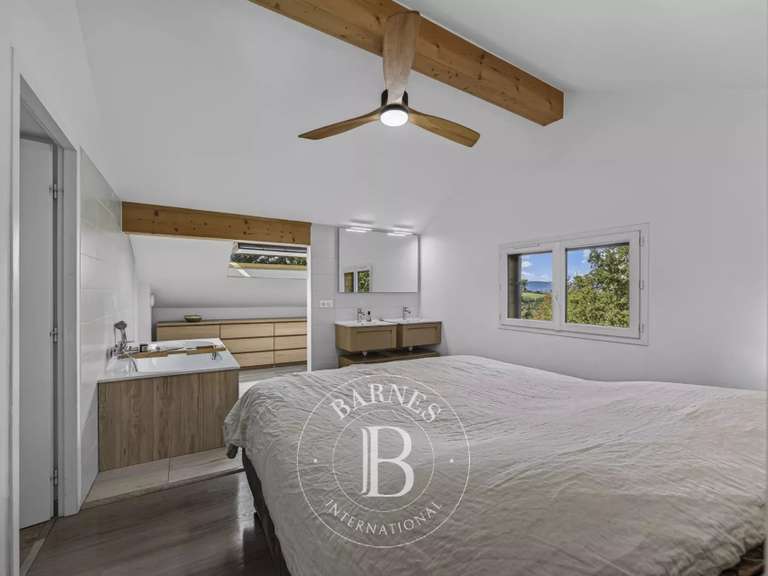 Chalet Saint-Jean-de-Tholome - 3 chambres - 202m²