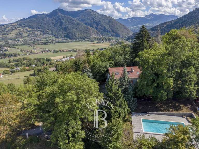 Chalet Saint-Jean-de-Tholome - 3 chambres - 202m²