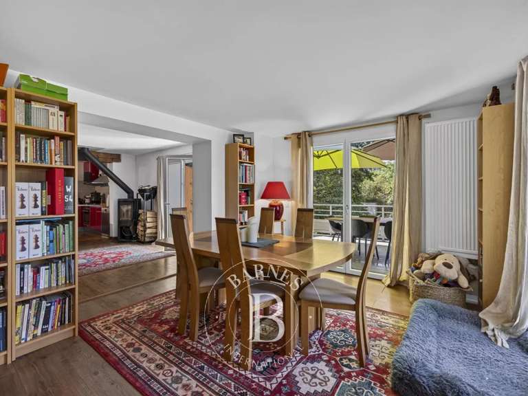 Chalet Saint-Jean-de-Tholome - 3 chambres - 202m²
