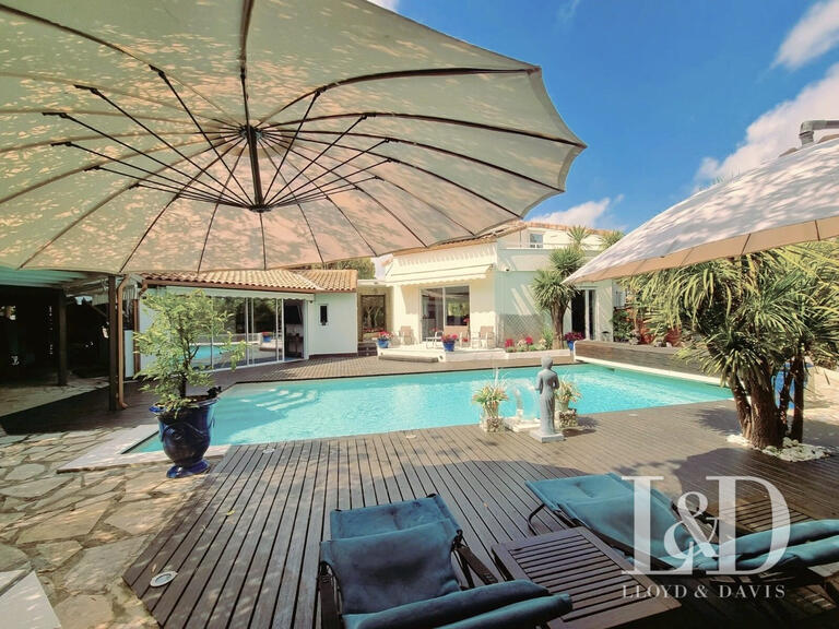 Maison Saint-Jean-de-Védas - 4 chambres - 203m²