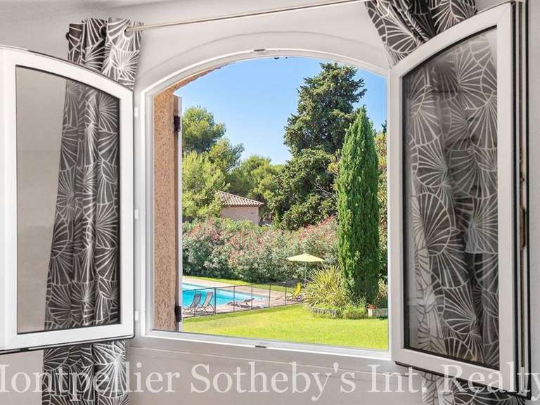 House Saint-Jean-de-Védas - 7 bedrooms - 327m²