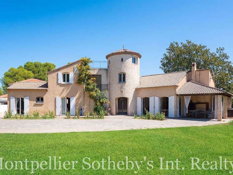 House Saint-Jean-de-Védas - 7 bedrooms - 327m²
