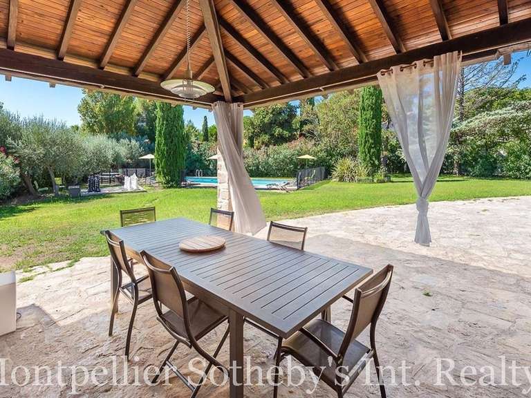 House Saint-Jean-de-Védas - 7 bedrooms - 327m²