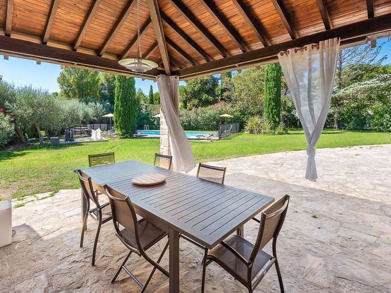 Maison Saint-Jean-de-Védas - 7 chambres - 327m²