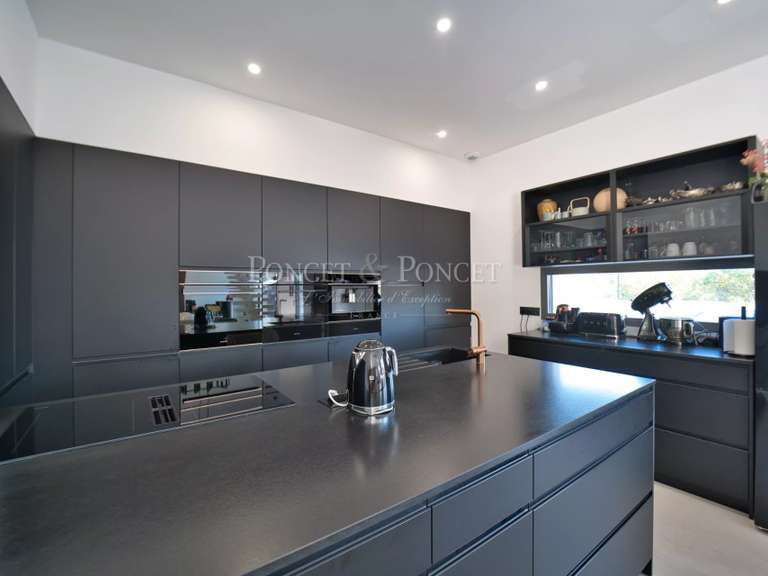 Maison Saint-Jean-de-Védas - 5 chambres - 212m²