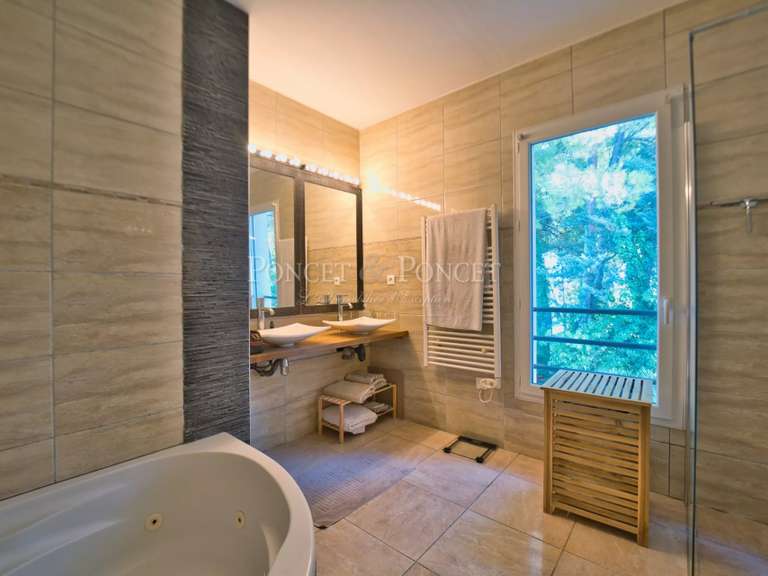 Maison Saint-Jean-de-Védas - 5 chambres - 352m²