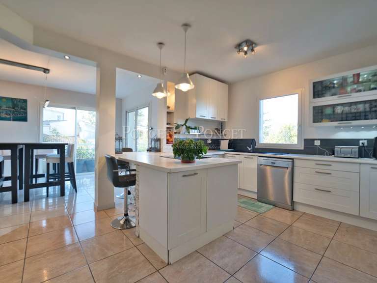 Maison Saint-Jean-de-Védas - 5 chambres - 352m²